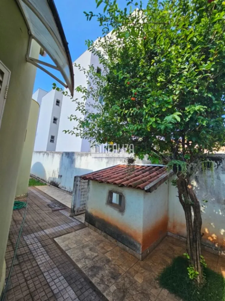 Casa, 4 quartos, 240 m² - Foto 19