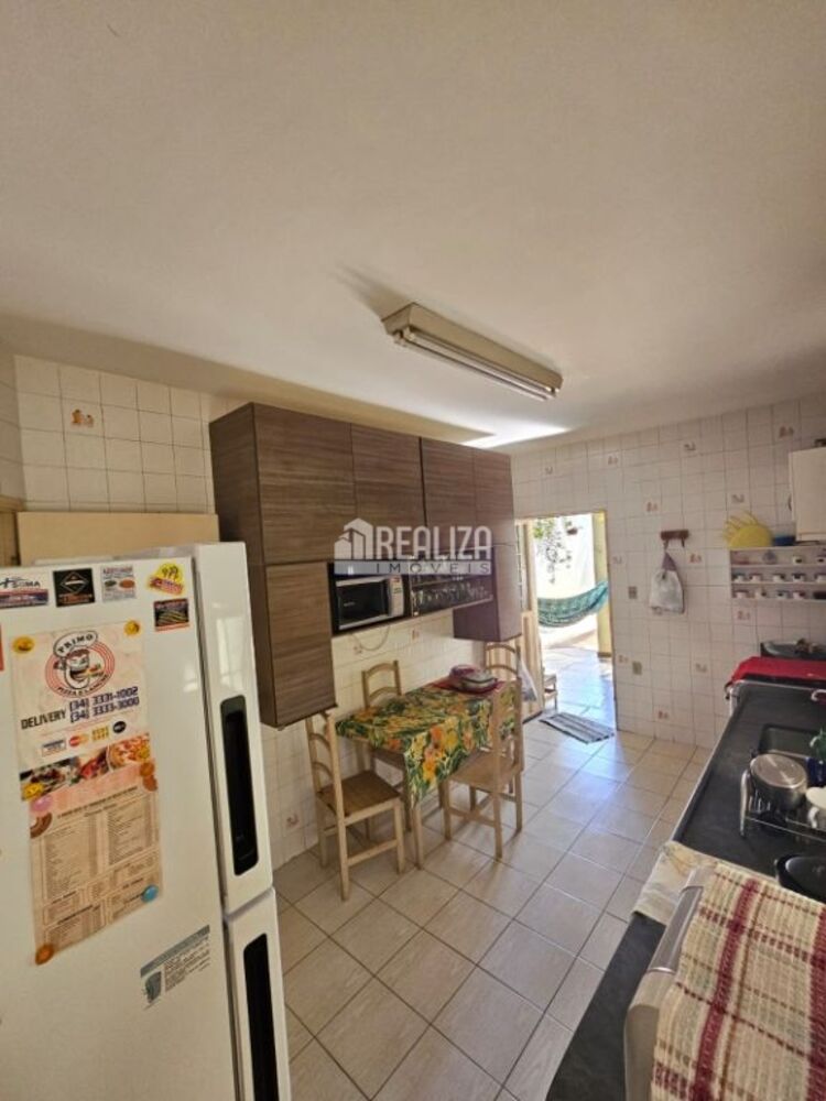 Casa, 4 quartos, 240 m² - Foto 12