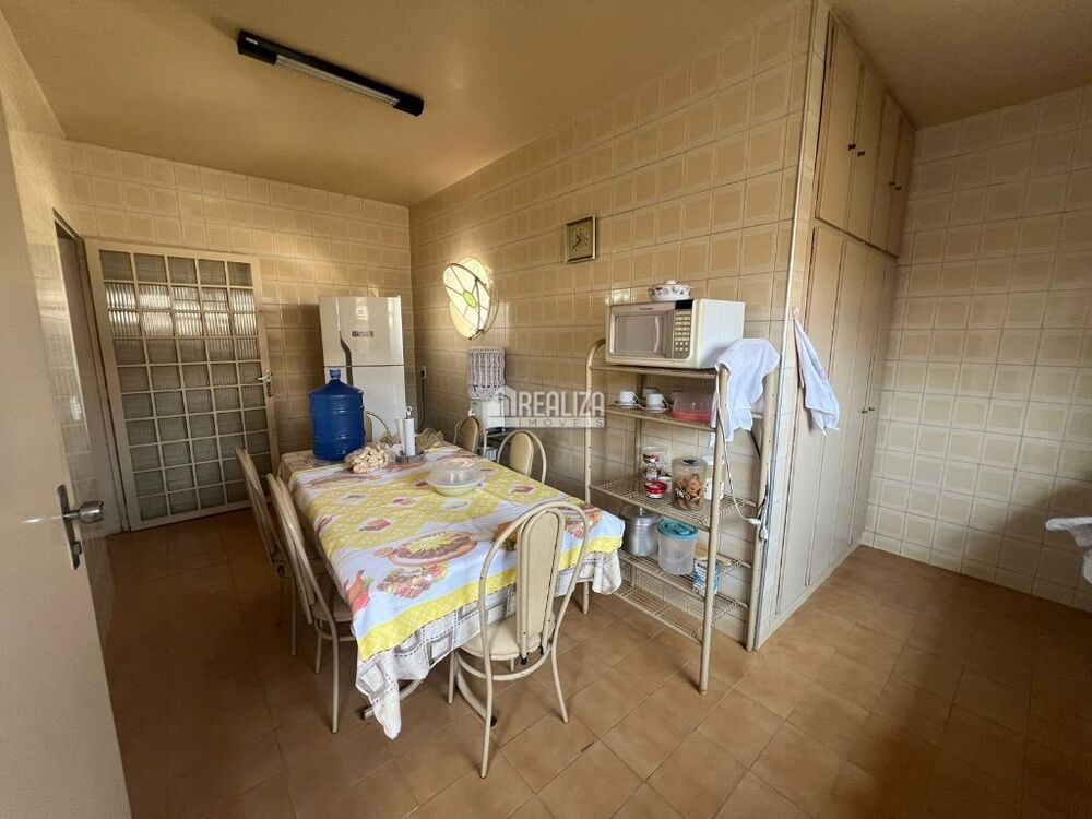Casa à venda com 3 quartos, 168m² - Foto 3