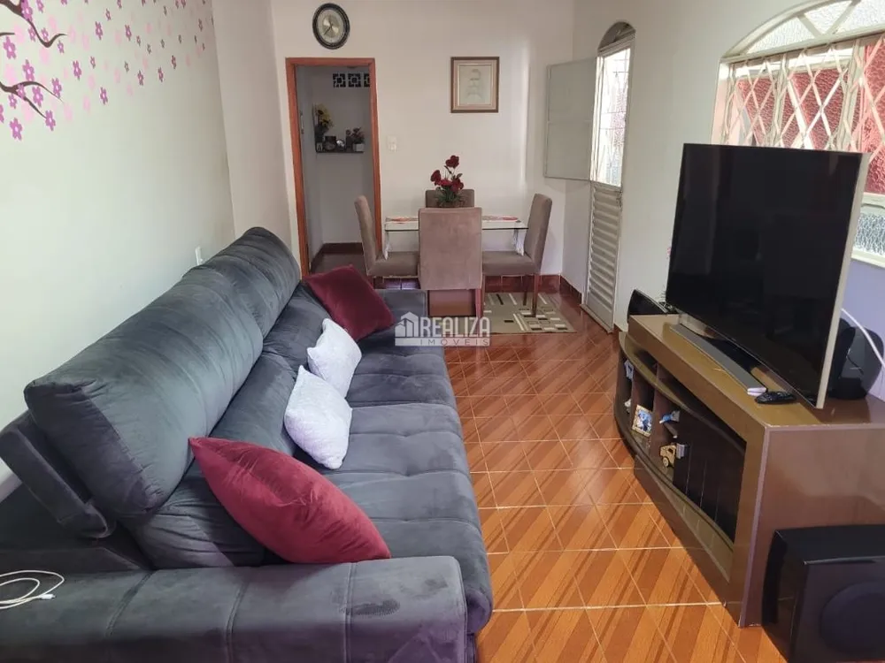 Casa, 4 quartos, 200 m² - Foto 1