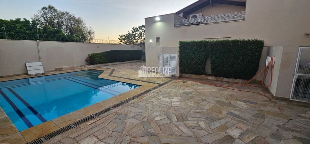 Casa à venda com 3 quartos, 439m² - Foto 1