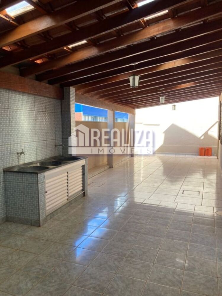 Casa, 4 quartos, 200 m² - Foto 1