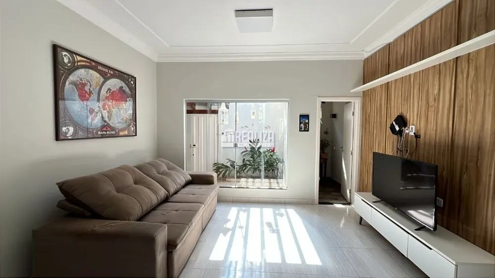 Casa, 3 quartos, 173 m² - Foto 2