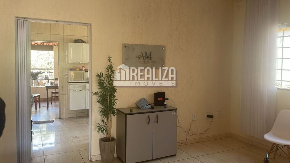 Casa, 3 quartos, 180 m² - Foto 2