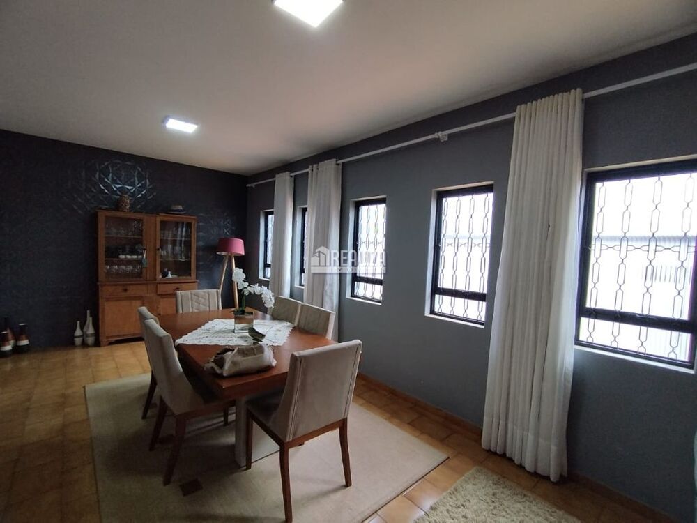 Casa, 3 quartos, 161 m² - Foto 2