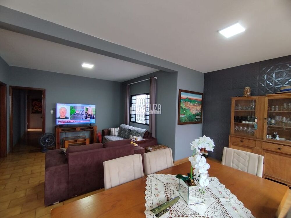 Casa, 3 quartos, 161 m² - Foto 1