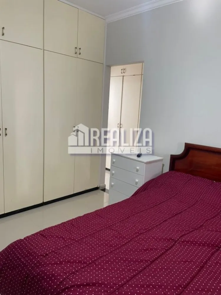 Casa, 3 quartos, 250 m² - Foto 2
