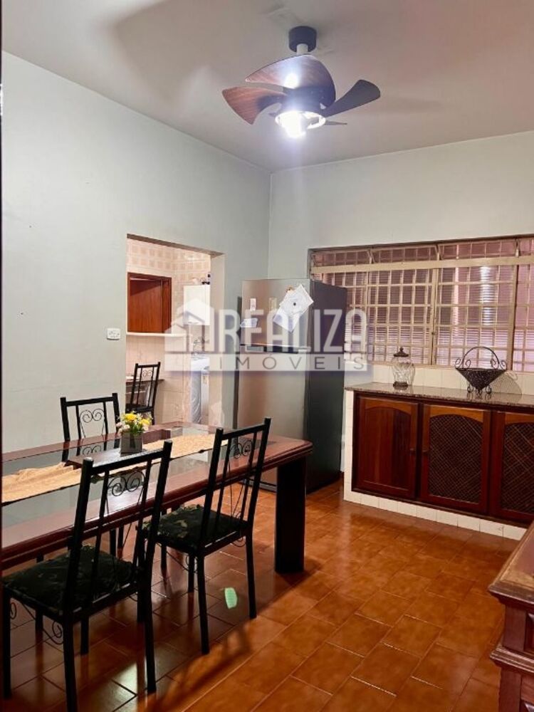 Casa, 3 quartos, 169 m² - Foto 2