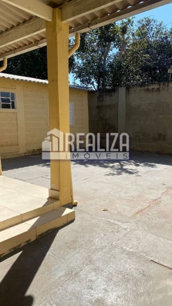 Casa à venda com 3 quartos, 150m² - Foto 2