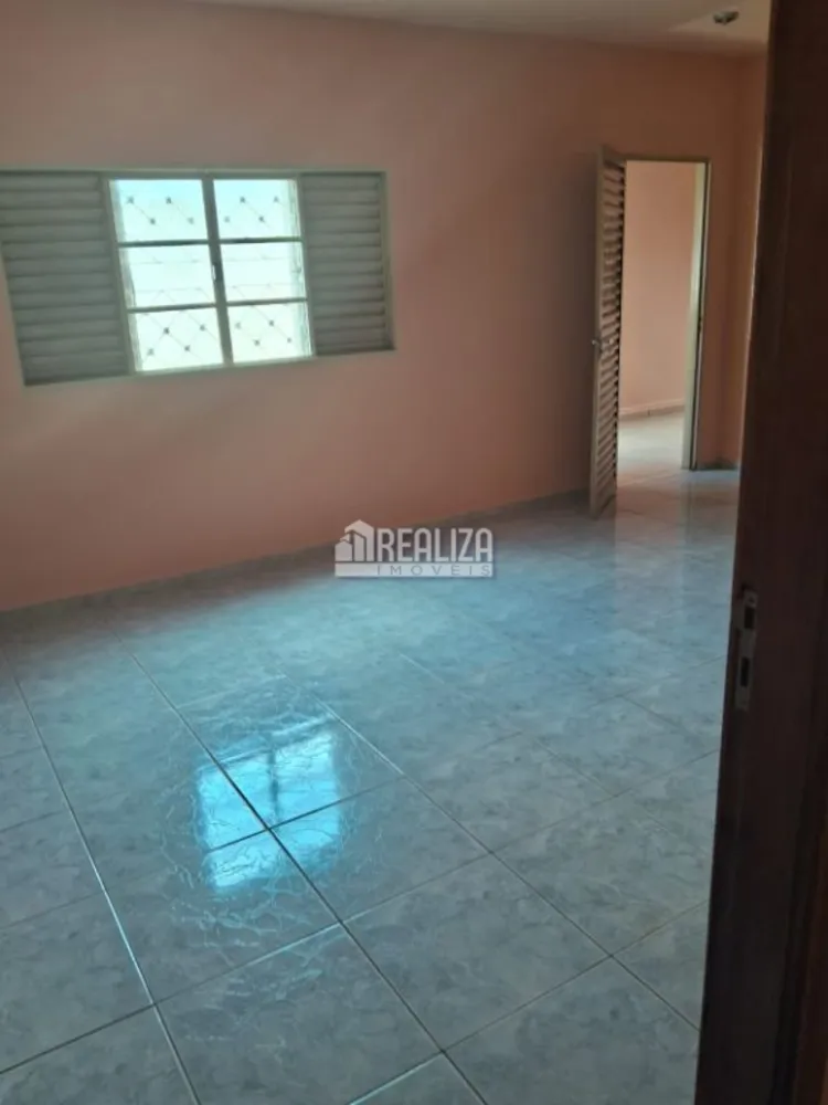 Casa, 2 quartos, 200 m² - Foto 2