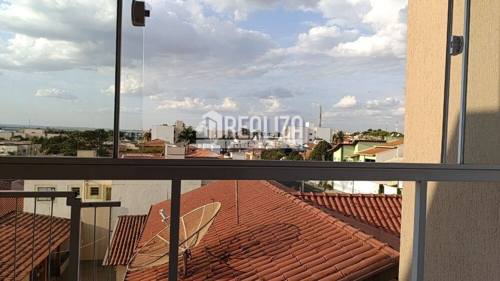 Apartamento à venda com 2 quartos, 100m² - Foto 4