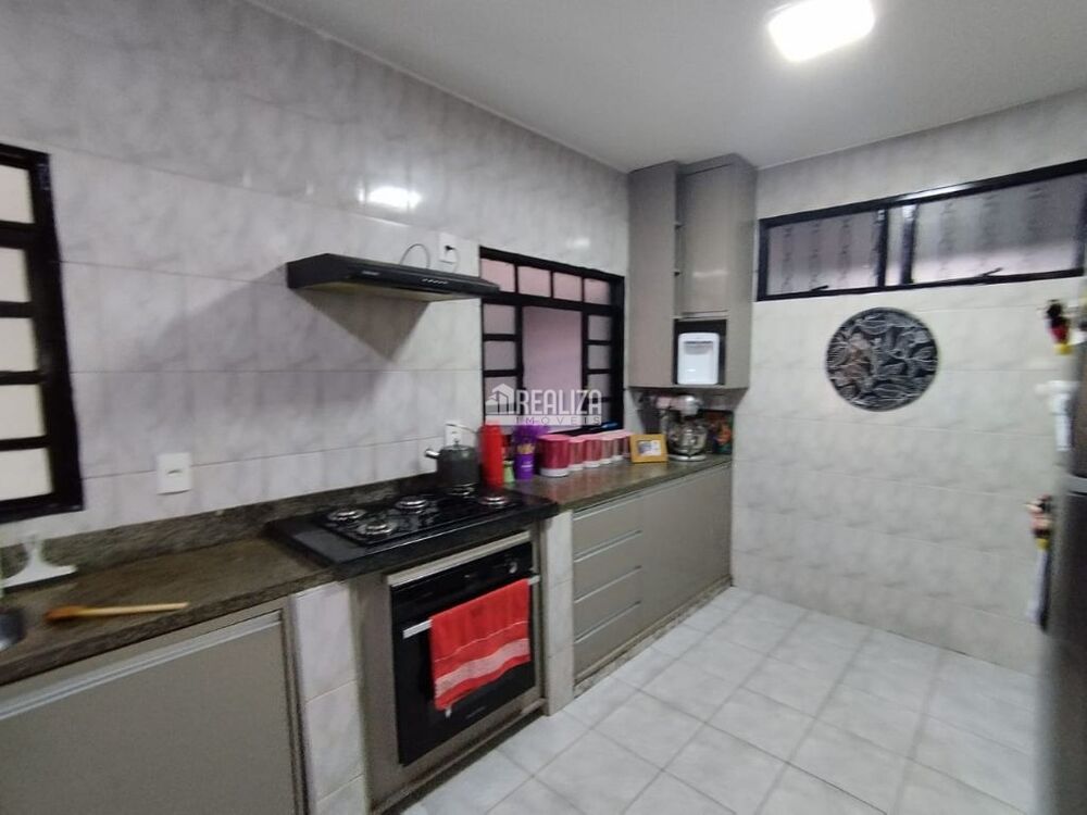 Sobrado à venda com 5 quartos, 159m² - Foto 2