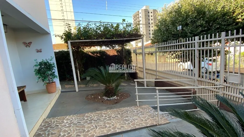 Casa, 4 quartos, 165 m² - Foto 2
