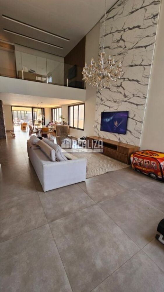 Casa, 4 quartos, 318 m² - Foto 1