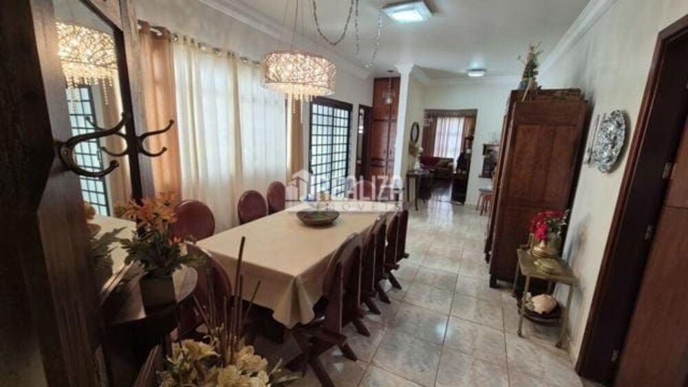 Casa, 4 quartos, 240 m² - Foto 12