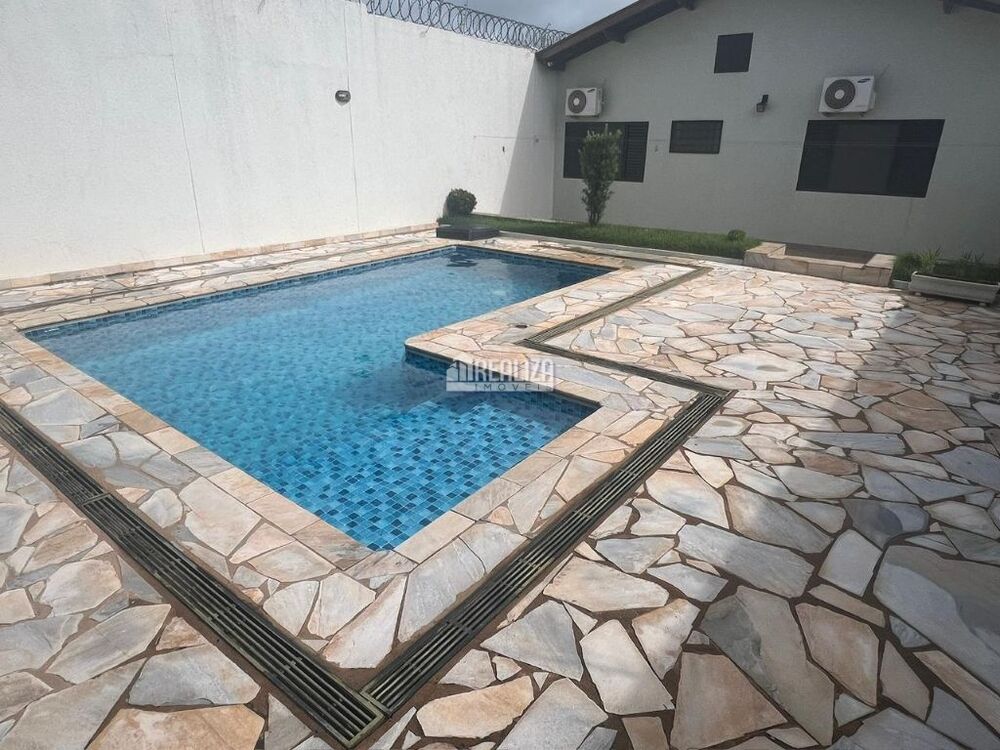 Casa, 4 quartos, 240 m² - Foto 8