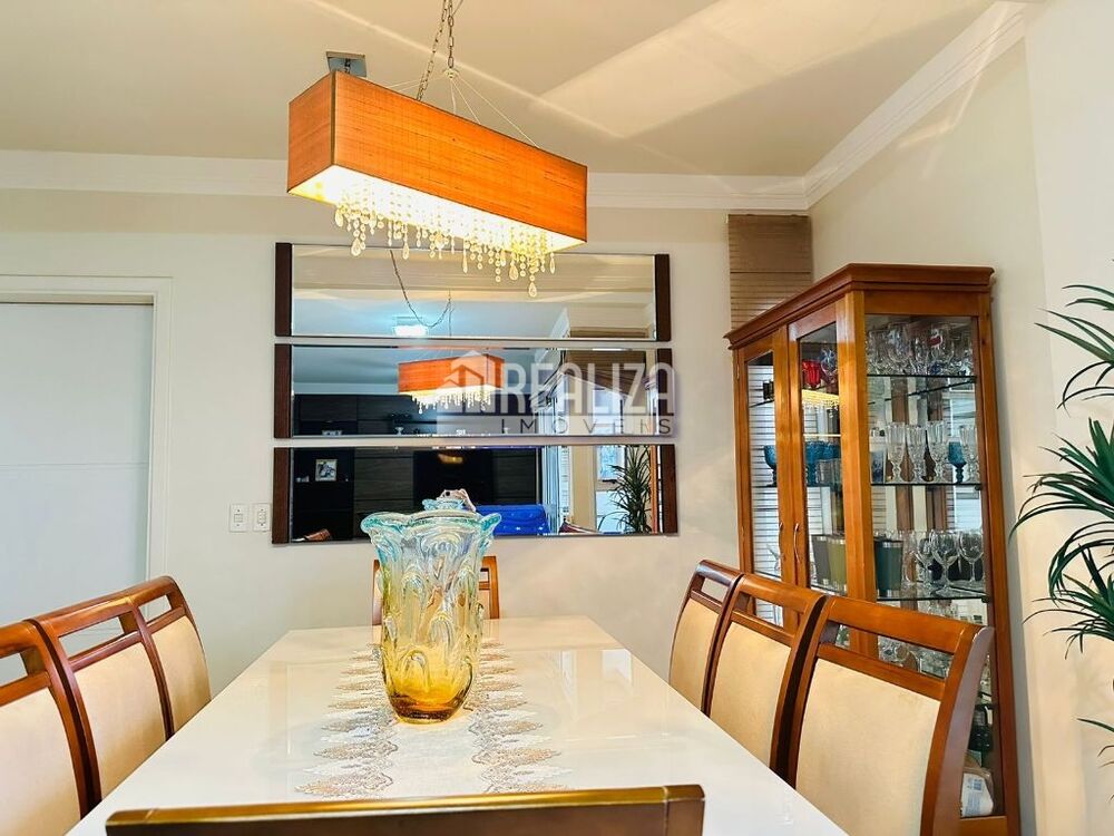Apartamento à venda com 3 quartos, 199m² - Foto 4