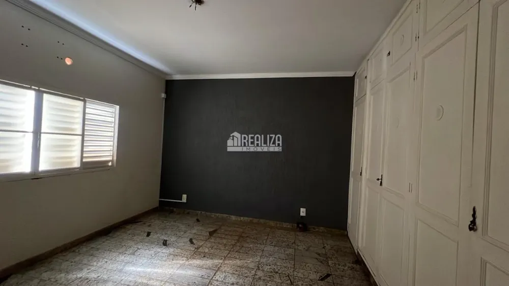Casa, 4 quartos, 252 m² - Foto 2
