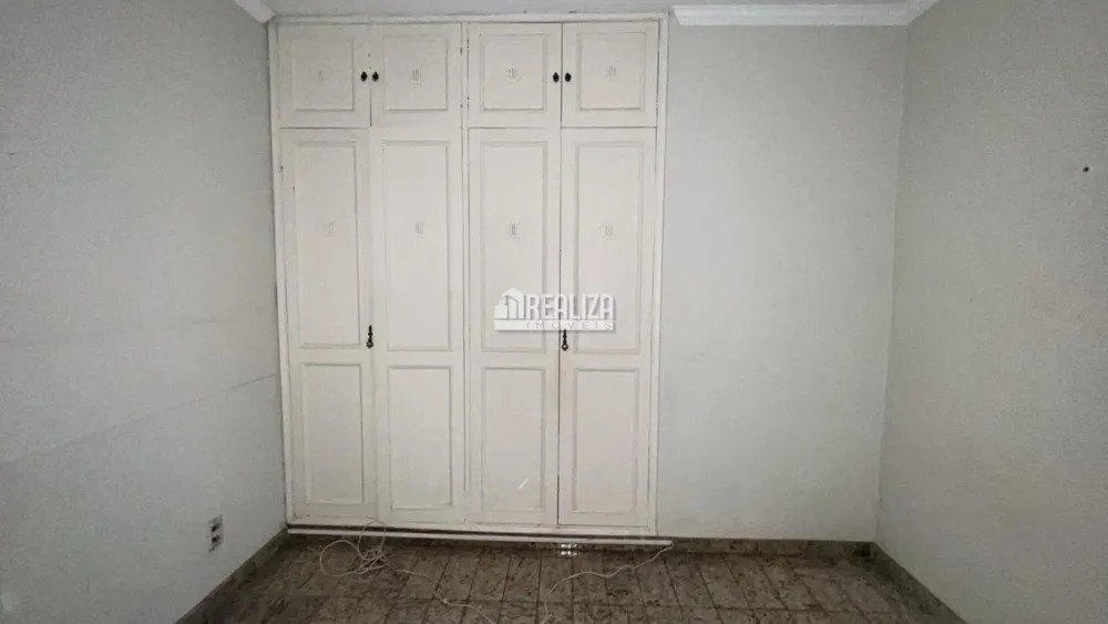 Casa, 4 quartos, 252 m² - Foto 1