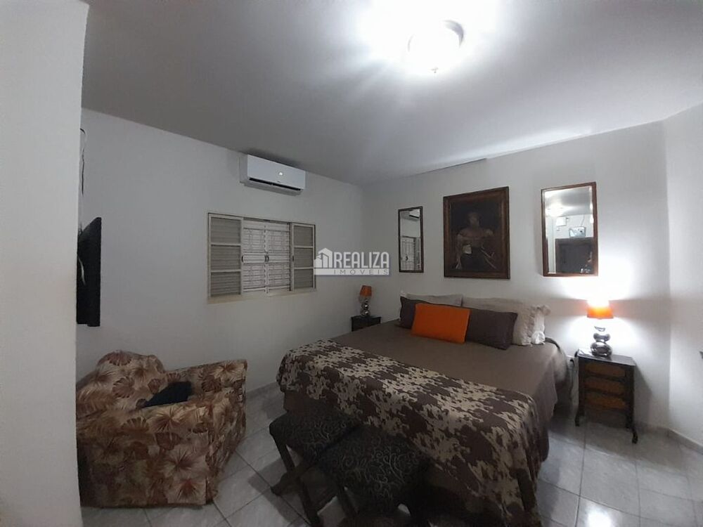 Casa à venda com 3 quartos, 240m² - Foto 11