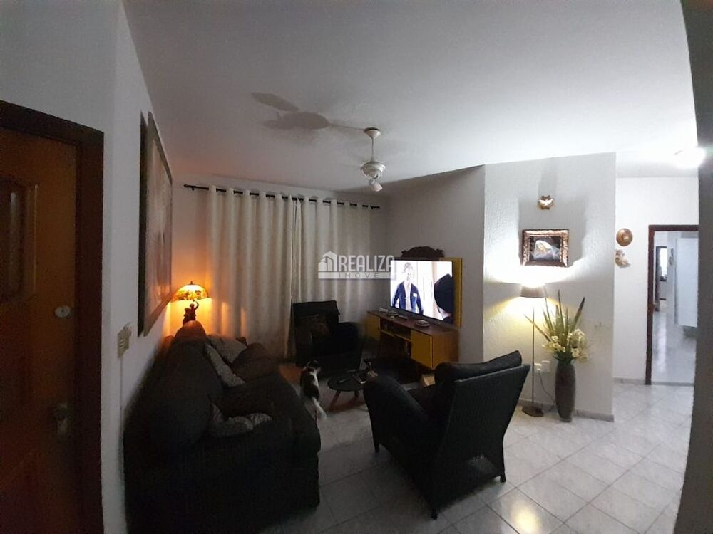 Casa à venda com 3 quartos, 240m² - Foto 3
