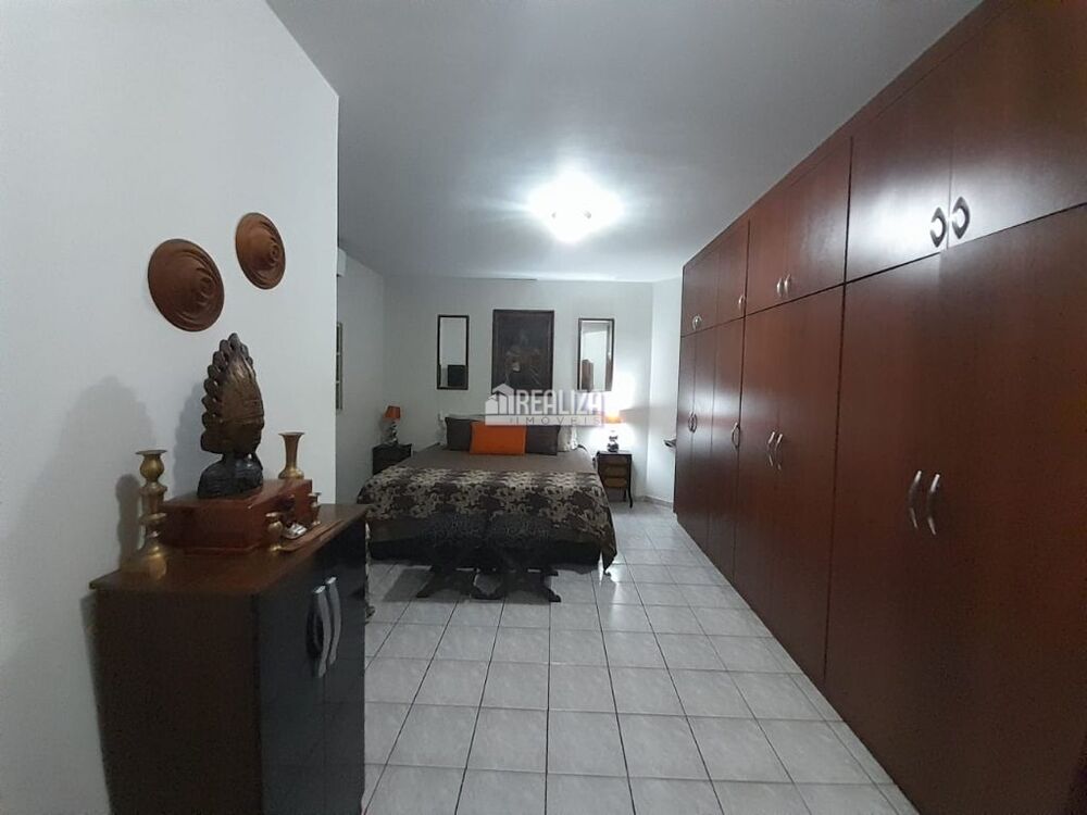 Casa à venda com 3 quartos, 240m² - Foto 7