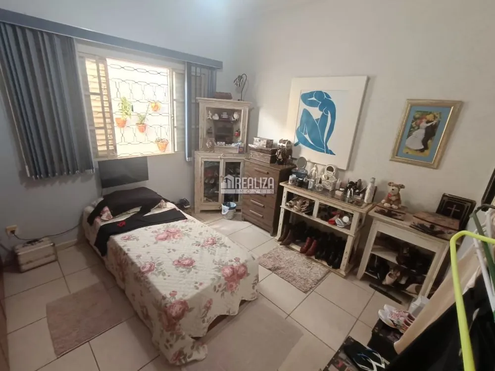 Casa, 4 quartos, 250 m² - Foto 2