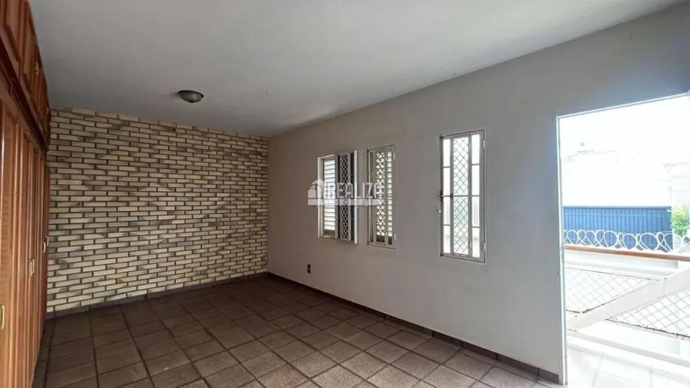 Casa, 5 quartos, 260 m² - Foto 7