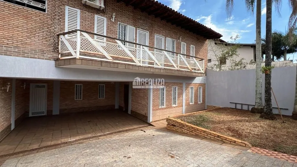 Casa, 5 quartos, 260 m² - Foto 1
