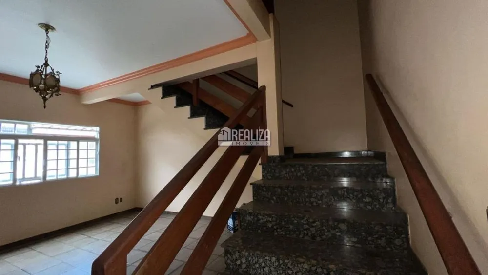 Casa, 5 quartos, 260 m² - Foto 4