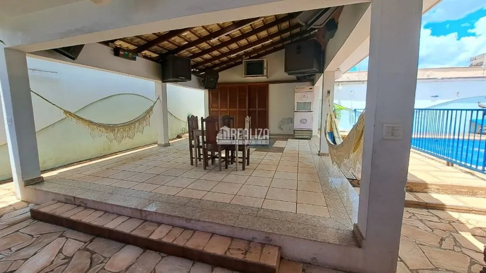 Casa, 3 quartos, 547 m² - Foto 1