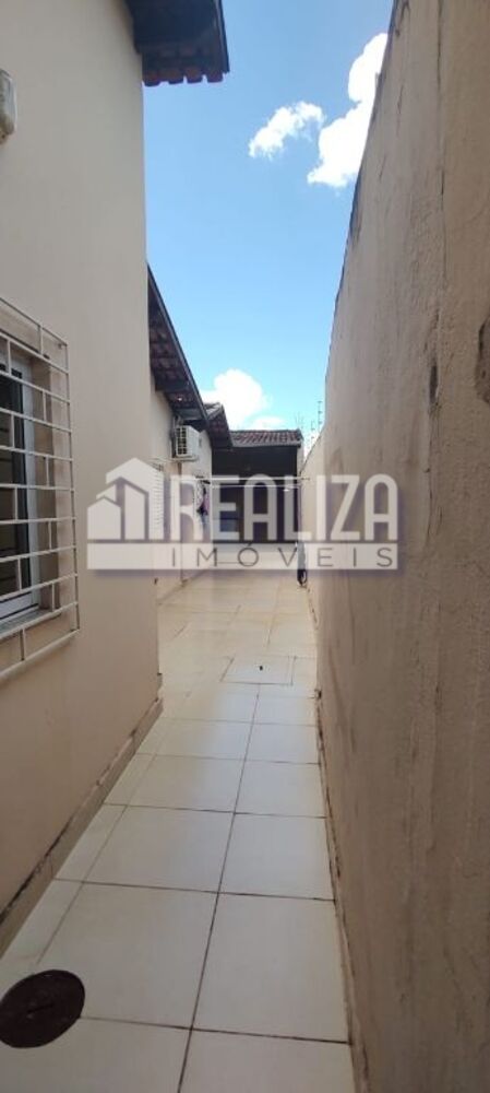 Casa à venda com 6 quartos, 230m² - Foto 6