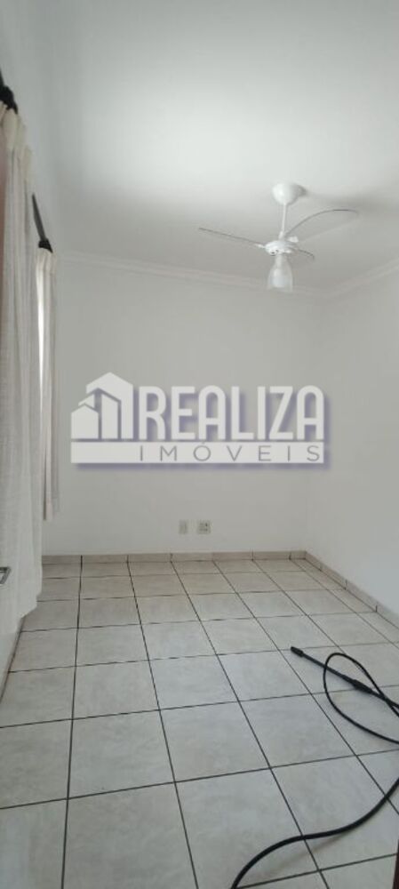 Casa à venda com 6 quartos, 230m² - Foto 8