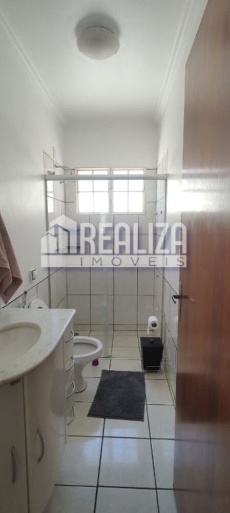 Casa à venda com 6 quartos, 230m² - Foto 5