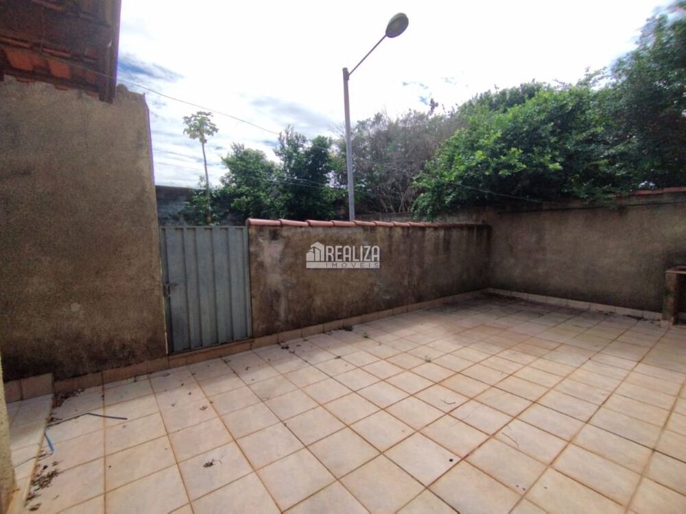 Casa à venda com 3 quartos, 240m² - Foto 5
