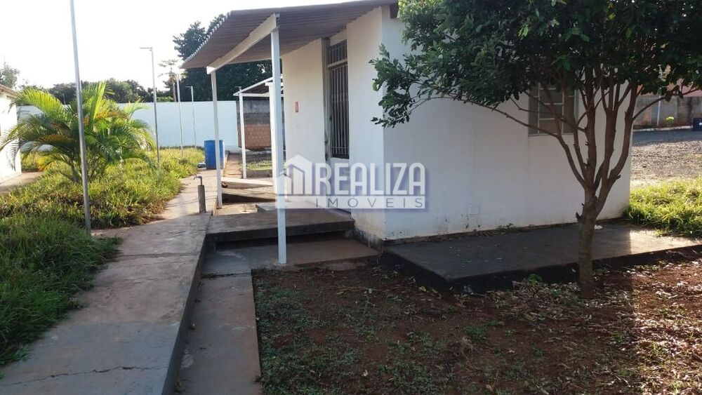 Chácara à venda com 4 quartos, 200m² - Foto 2