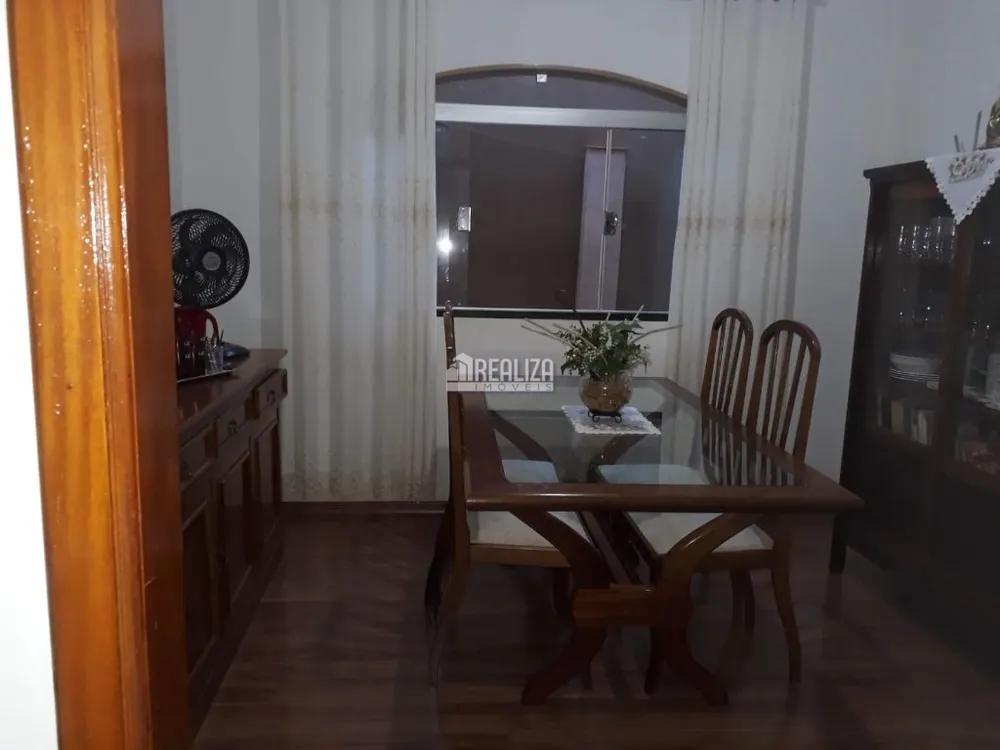 Casa, 3 quartos, 177 m² - Foto 2