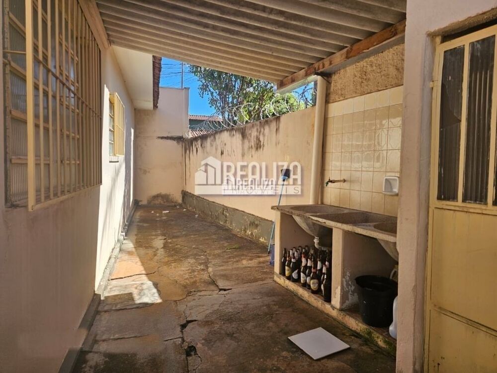 Casa à venda com 2 quartos, 90m² - Foto 7