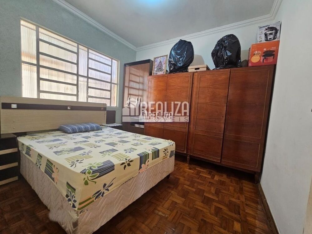 Casa à venda com 2 quartos, 90m² - Foto 8