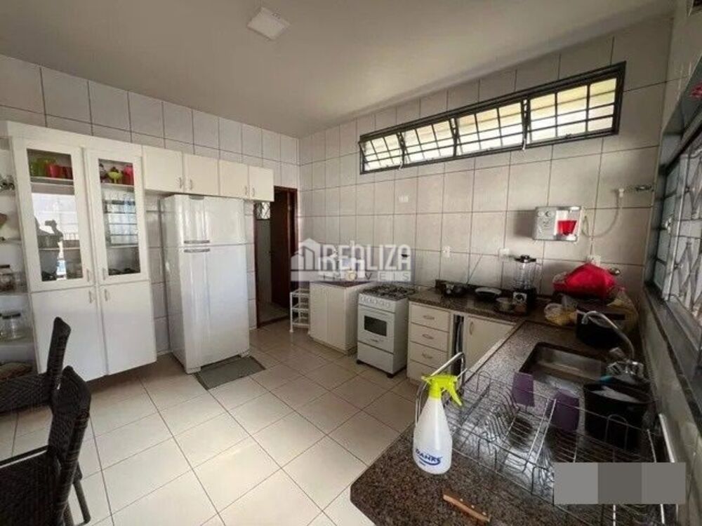 Casa à venda com 4 quartos, 300m² - Foto 10