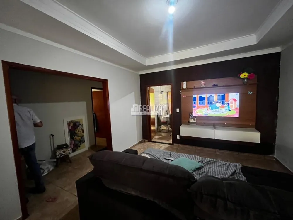 Casa, 4 quartos, 141 m² - Foto 2