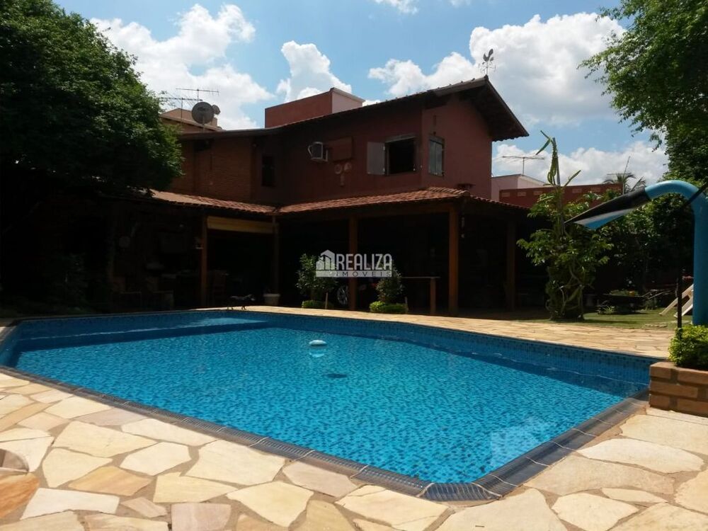 Casa, 4 quartos, 290 m² - Foto 1