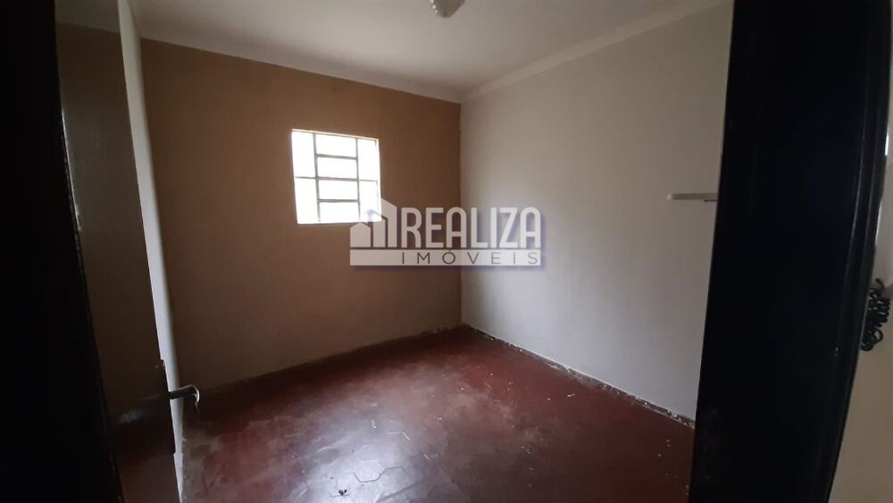Casa à venda com 3 quartos, 150m² - Foto 2