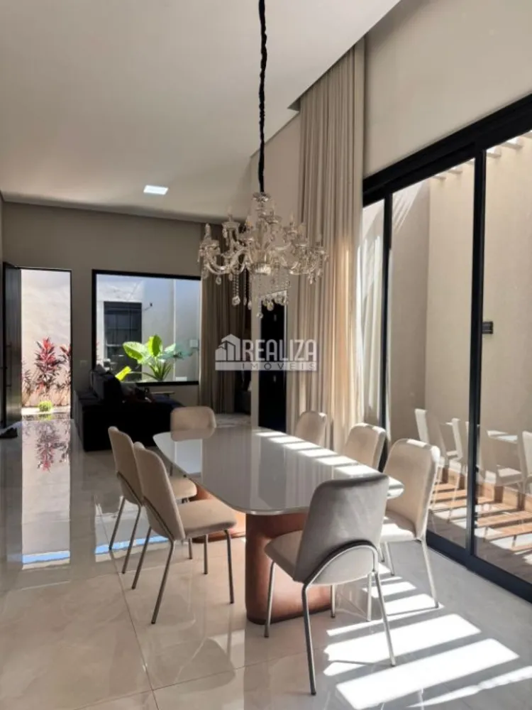 Casa, 3 quartos, 220 m² - Foto 1