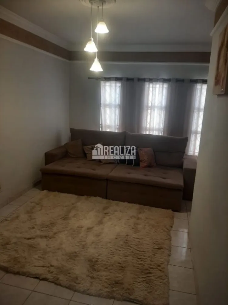 Casa, 3 quartos, 250 m² - Foto 2