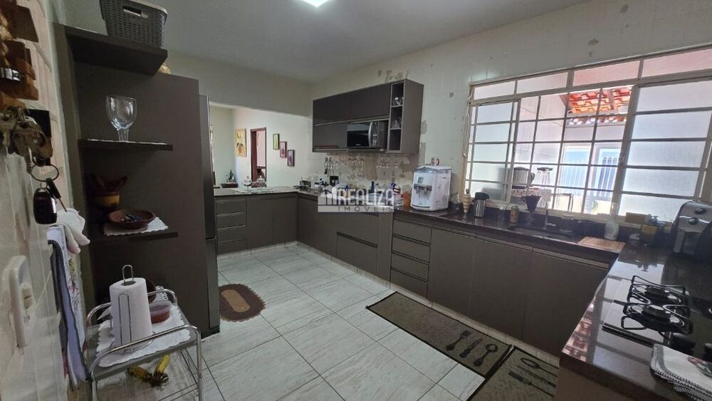 Casa, 3 quartos, 218 m² - Foto 4