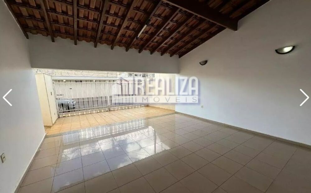 Casa à venda com 4 quartos, 176m² - Foto 2