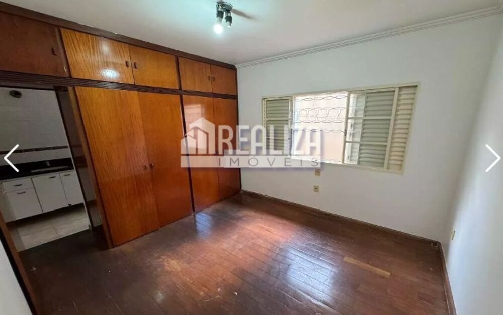Casa à venda com 4 quartos, 176m² - Foto 9