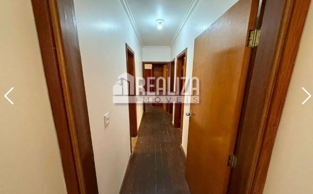 Casa à venda com 4 quartos, 176m² - Foto 4