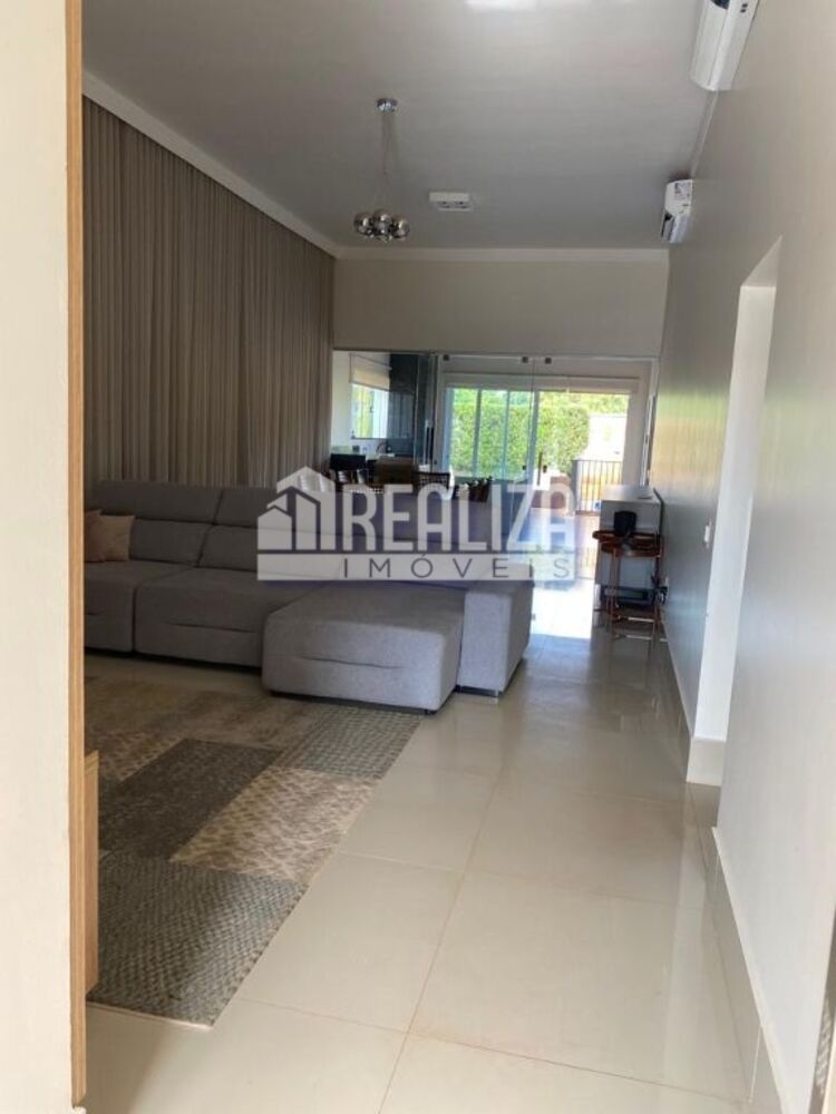 Casa à venda com 4 quartos, 221m² - Foto 2